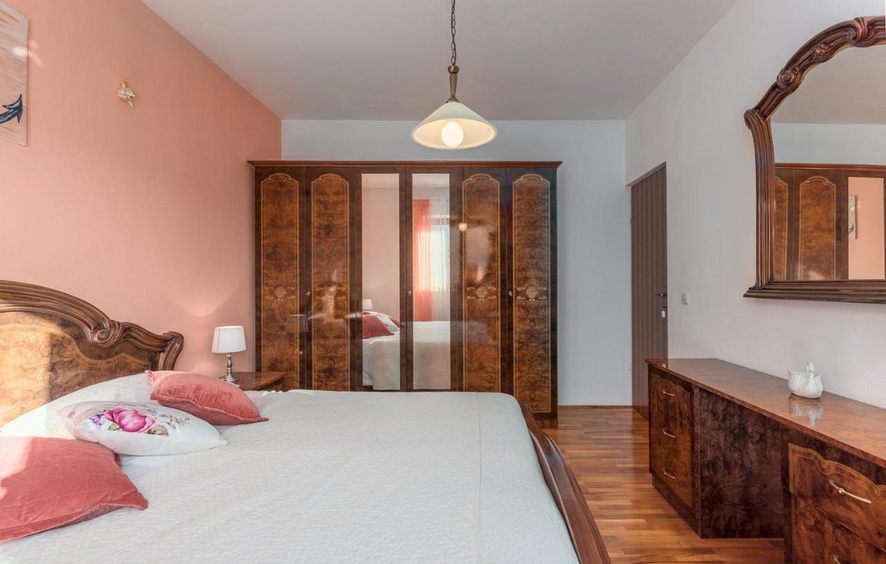 Apartmani Katalin Musalez Bilik gambar